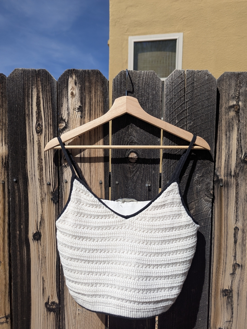 Abercrombie & Fitch White Crochet Cropped Tank with Black Trim - Picture 3 of 4